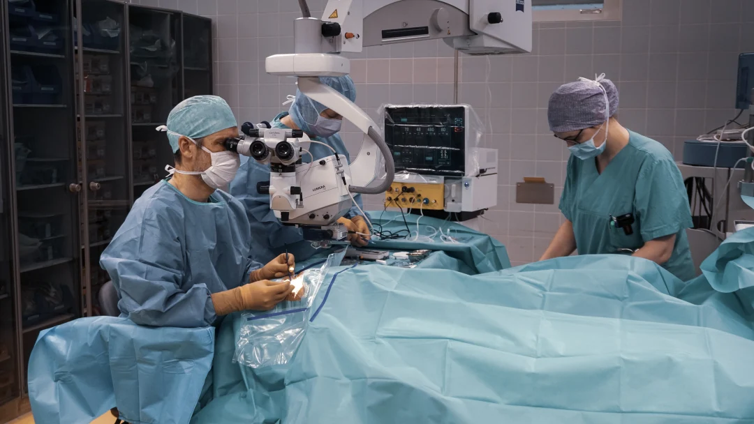 Operaciona sala Opto Lens tokom zahvata